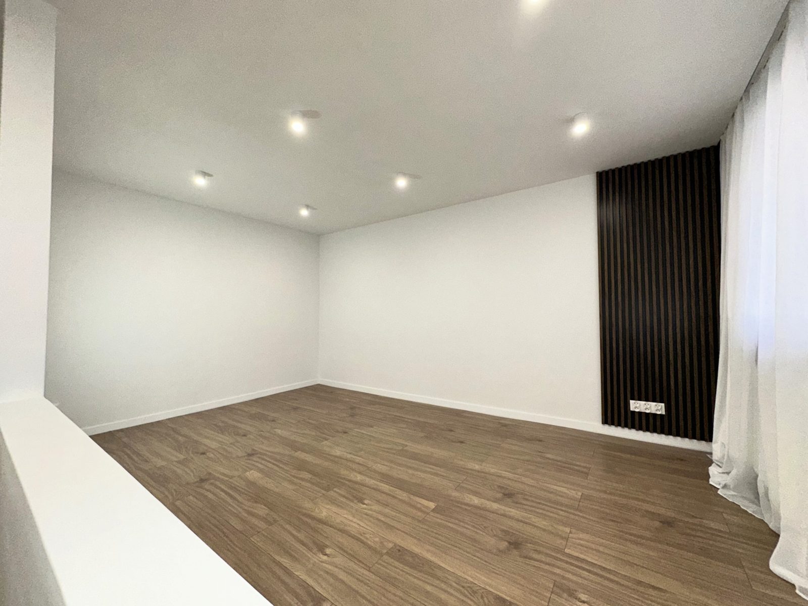 Hallera Po Salon